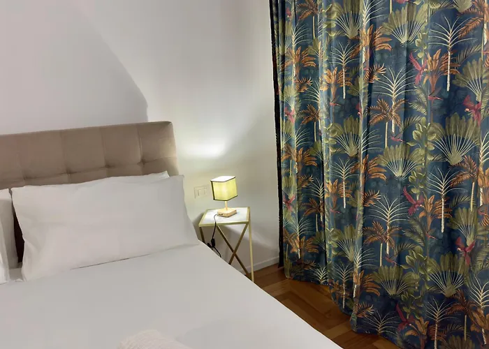 Trastevere Lungaretta, * Рим